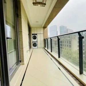 Bin Jiang Jin Mao Fu 