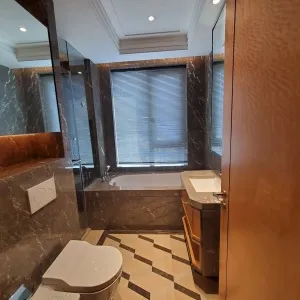 Bin Jiang Jin Mao Fu 