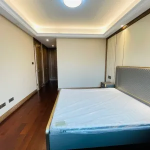 Bin Jiang Jin Mao Fu 