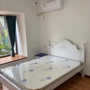 He Jing Ying Yue Tai