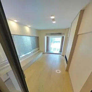 lvdi shangye zhongxin