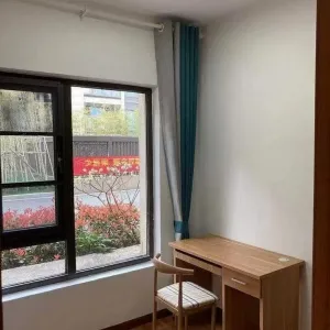 He Jing Ying Yue Tai