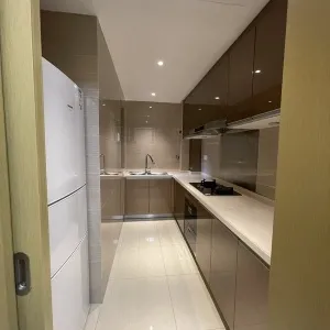 He Jing Ying Yue Tai