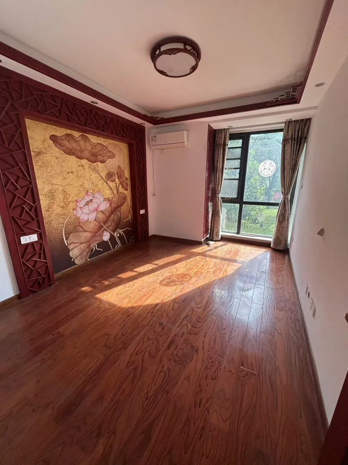 郁金香岸揽江苑