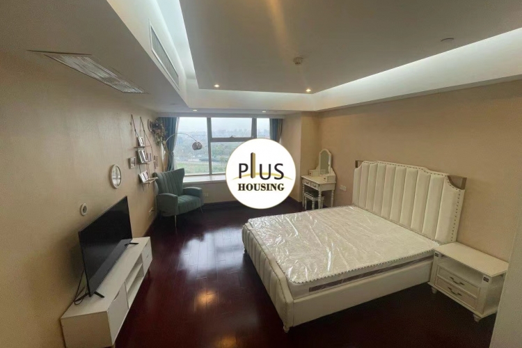 Wild Wind Modern Center 